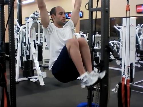 Knee Raises Hanging Grip Image